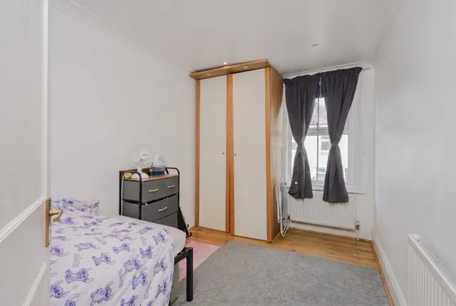 Haydons Road, London, SW19, photo 2