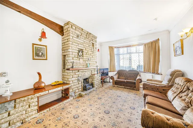 Photo 2 — Westward Road, Chingford, E4 8QG