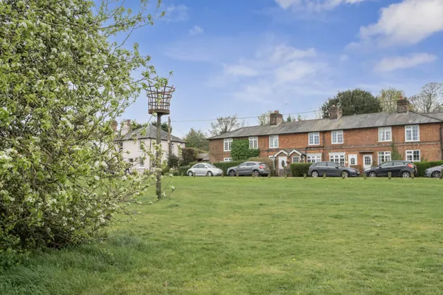 Photo 3 — Commonside Downley, High Wycombe, HP13 5XG