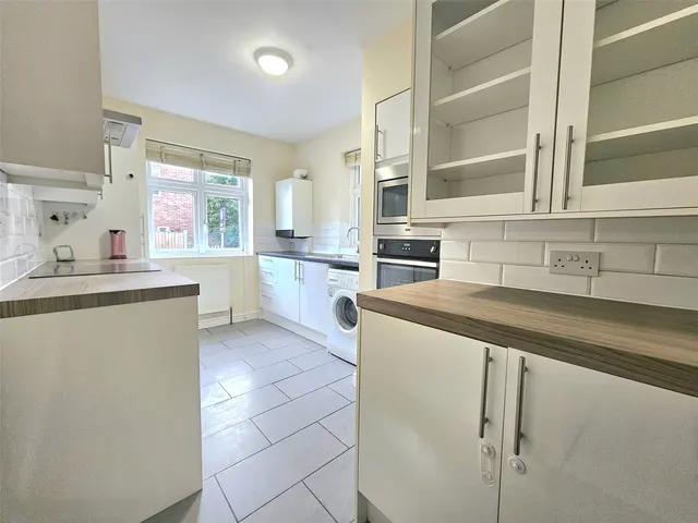 Kings Grove, Romford, RM1, photo 1