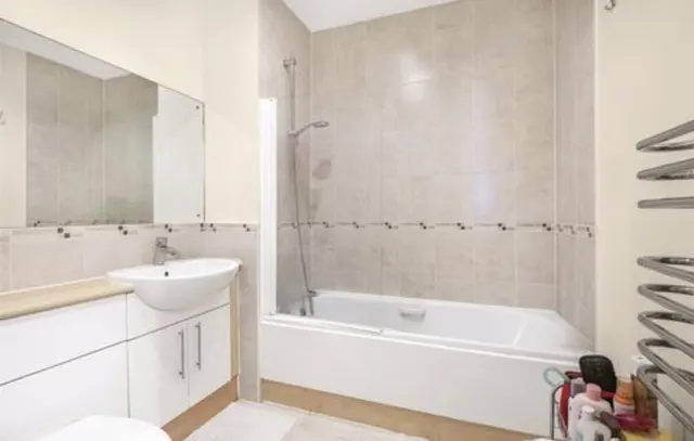 Photo 2 — Blackwell Close, London, N21 1UL