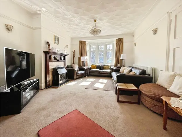 Charldane Road, London, SE9, photo 2