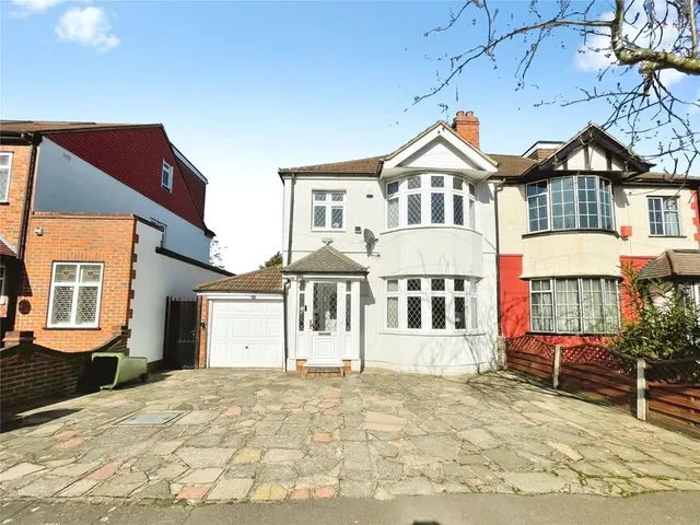 Charldane Road, London, SE9, photo 1