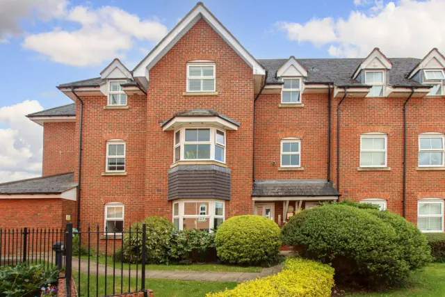 Gowers Yard, Tring, Hertfordshire, HP23 4FH, photo 1