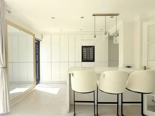 Photo 3 — Southway, Totteridge, N20 8DD