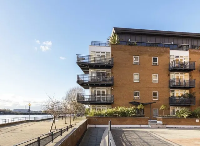 Langbourne Place, Canary Wharf, E14, photo 1