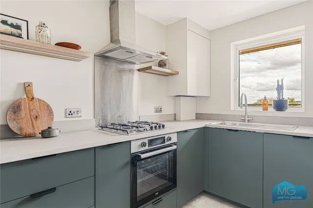 Sparkford Gardens, London, N11, photo 2