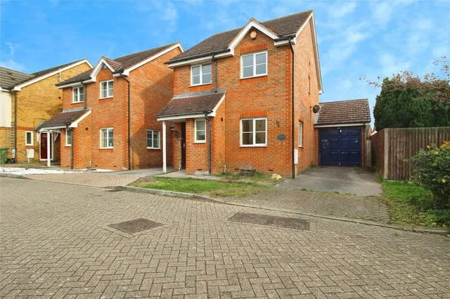 Glover Close, Kemsley, ME10, photo 1