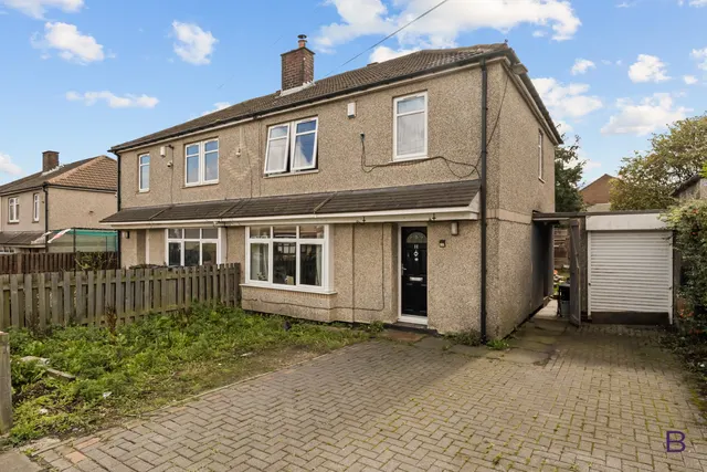 Elmfield Drive, Bradford, BD6, photo 1