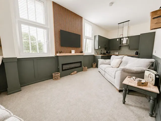 Photo 2 — James Walk, Bexhill-On-Sea, TN40 2JZ