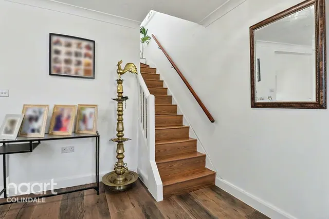 Dryfield Road, Edgware, HA8, photo 2