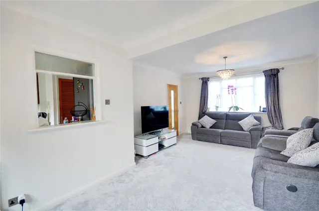 Norwich Road, Northwood, HA6, photo 3