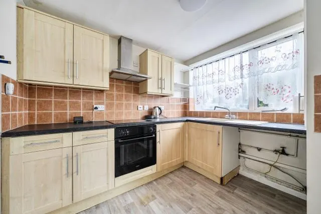 Ingram Avenue, Aylesbury, HP21, photo 2
