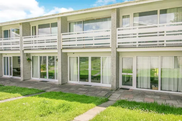 Manor Villas, Atlantic Reach, TR8, photo 1