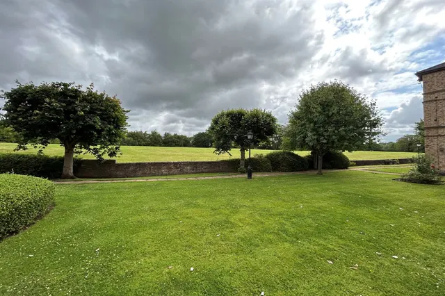 Brook Lane, Alderley Edge, photo 2