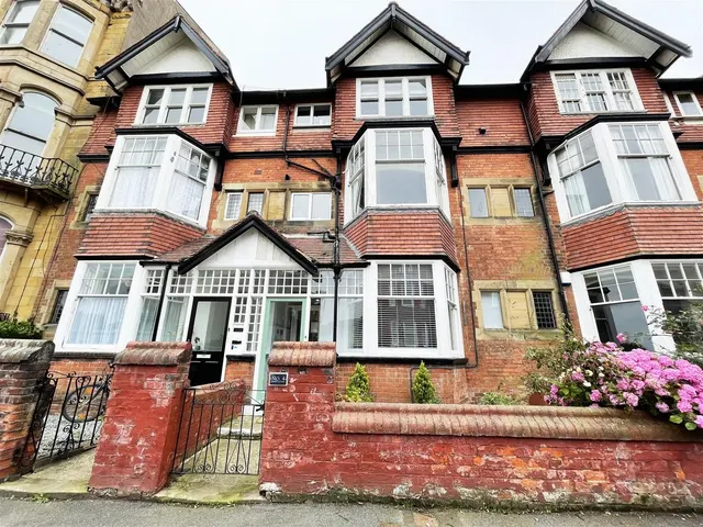 Photo 3 — Avenue Victoria, Scarborough YO11 2QT