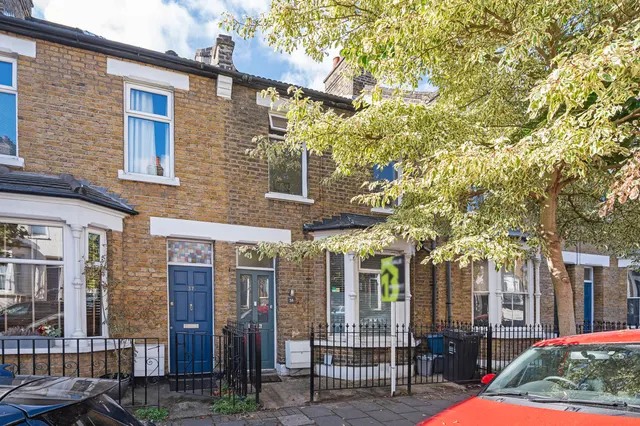 London, E9, photo 1