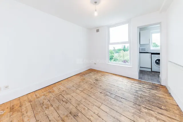 Hazellville Road, N19, photo 2