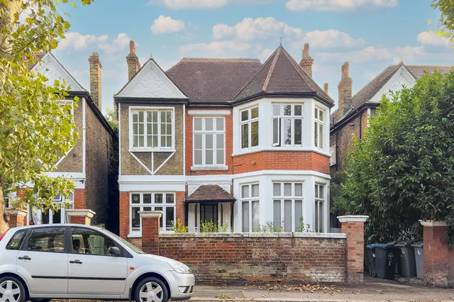 Mapesbury Road, London, NW2, photo 1