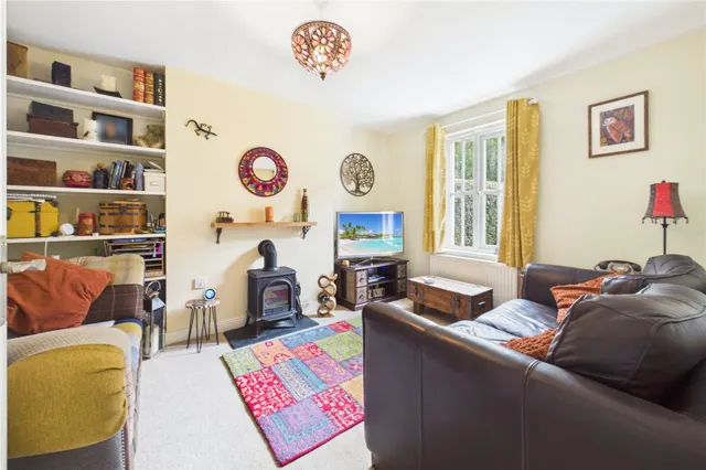 Acorn Gardens, Burghfield Common, RG7, photo 3