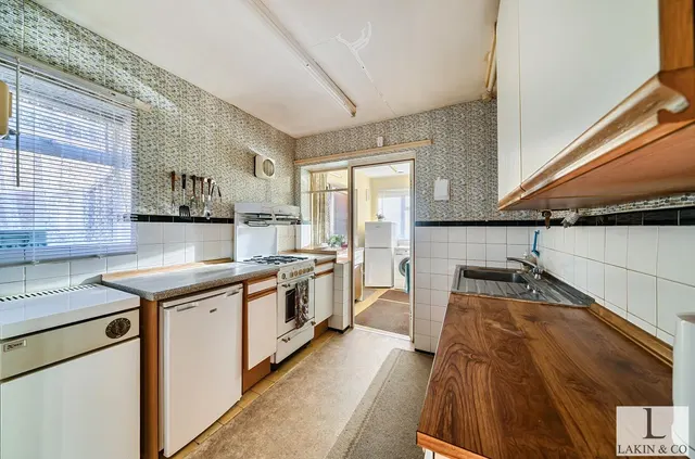 Photo 3 — Edinburgh Close, Ickenham, UB10 8RA