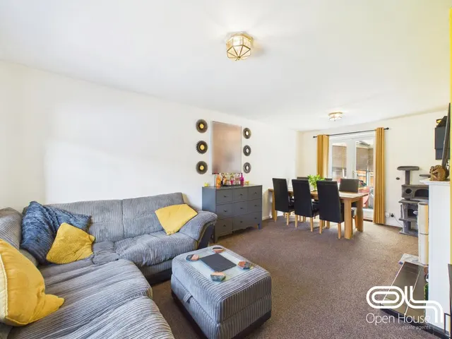 Clarion Way, Cannock, WS11, photo 3