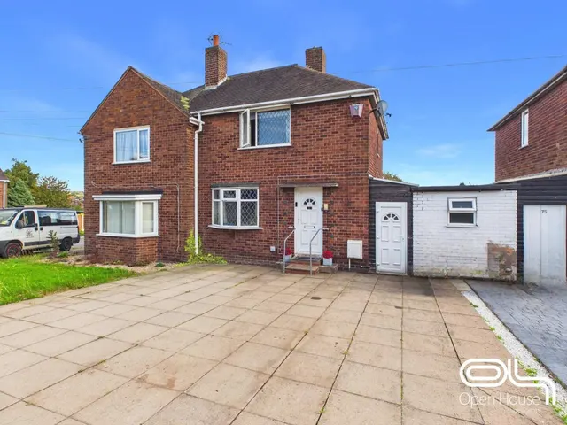 Clarion Way, Cannock, WS11, photo 1