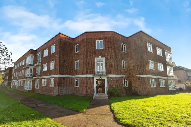 Longbridge Road, Barking, IG11, photo 1
