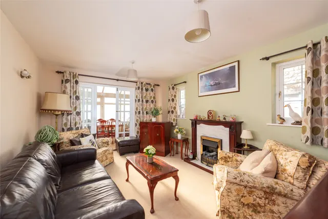 High Street, Potterspury, NN12, photo 2