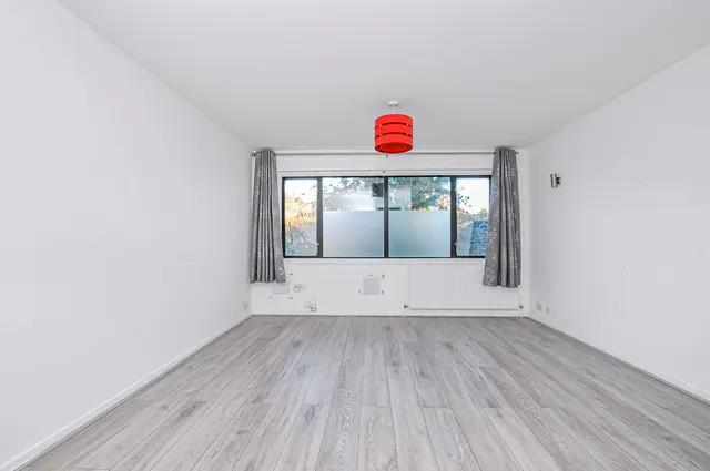 Photo 3 — Apartment for sale in Colley House, Whitehall Road, UB8