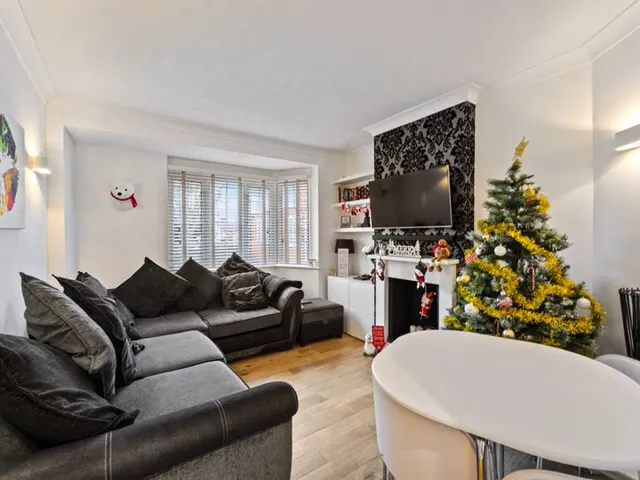 Photo 2 — Alberta Avenue Cheam, Sutton SM1 2LQ