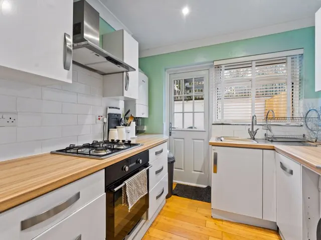 Photo 3 — Alberta Avenue Cheam, Sutton SM1 2LQ