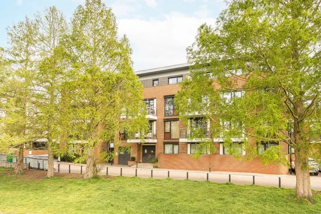 Knaresborough Drive, SW18, photo 3