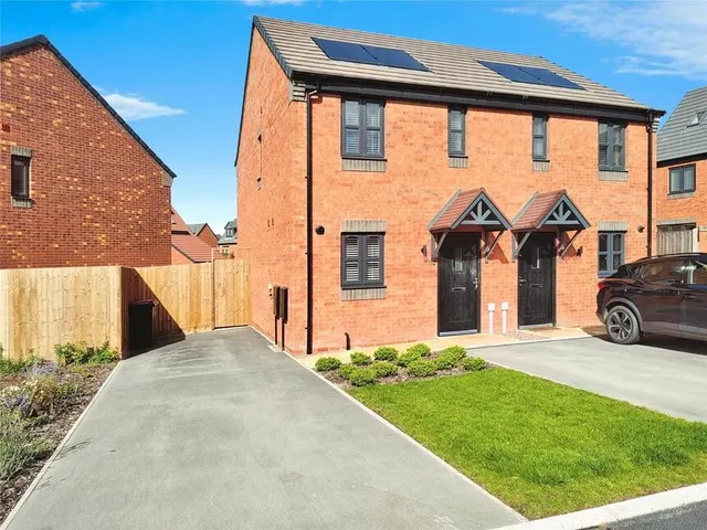 Chilton Drive, Lawley, Shropshire, TF4, photo 1