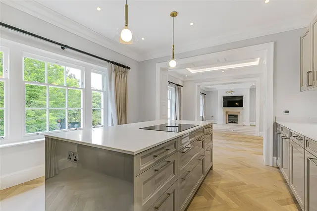Photo 3 — Totteridge Village, London, N20 8AE