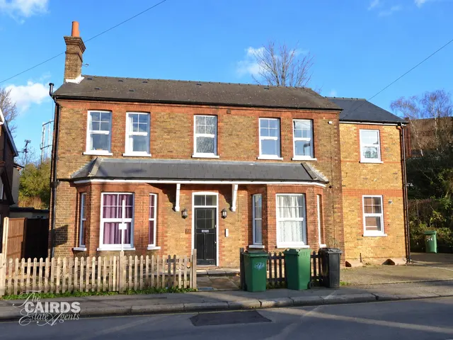 Hook Road, Epsom, KT19, photo 1