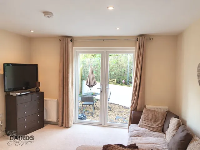 Hook Road, Epsom, KT19, photo 2
