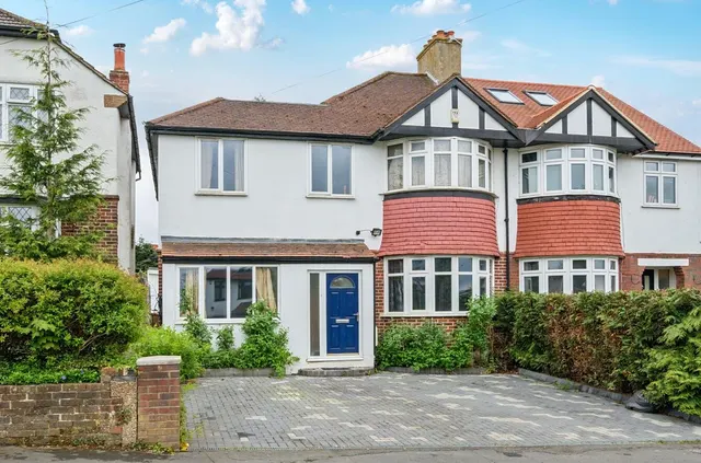 Winkworth Road, Banstead, Surrey, SM7 2QT, photo 1