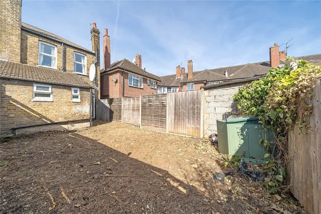 Photo 3 — Gumleigh Road, London, W5