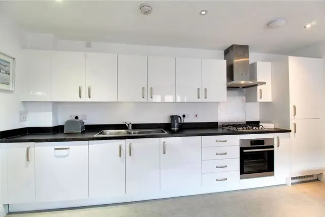 Photo 2 — Carter Court, Hook, Hampshire, RG27 9GH