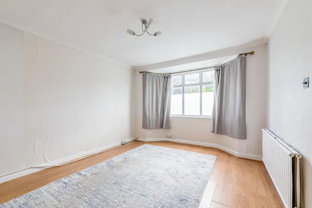 Floyds Lane, Woking, GU22, photo 3