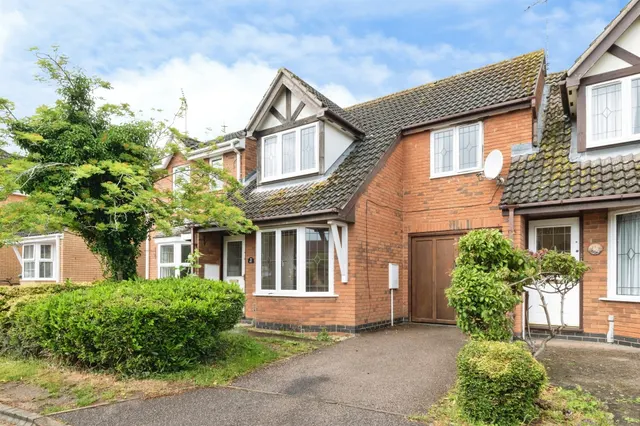 Moorhen Way, Buckingham, photo 1