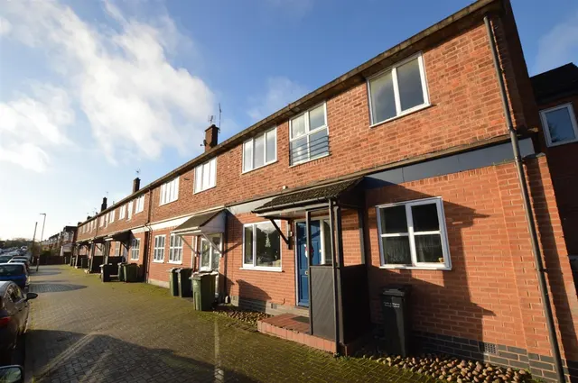 Bradgate Drive, Wigston, LE18 1HB, photo 1