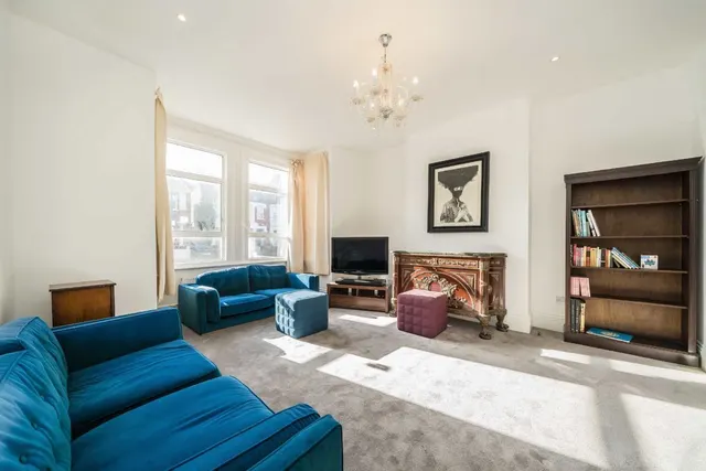 Gleneagle Road, SW16, photo 2
