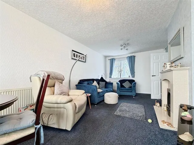 Photo 3 — Grange Crescent, Lincoln, Lincolnshire, LN6