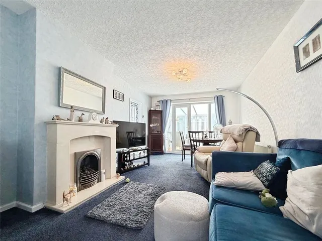 Photo 2 — Grange Crescent, Lincoln, Lincolnshire, LN6