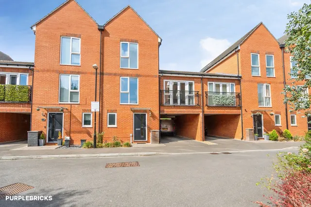 North Mead, Chichester, PO19, photo 1