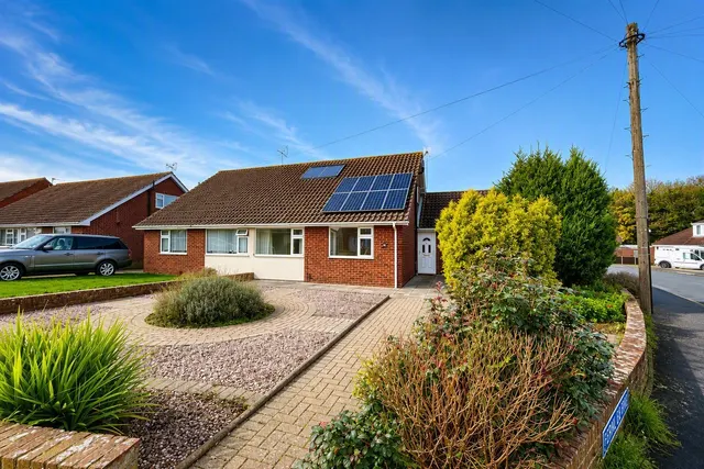 Chosen Way, Hucclecote, Gloucester, Gloucestershire, GL3, photo 1