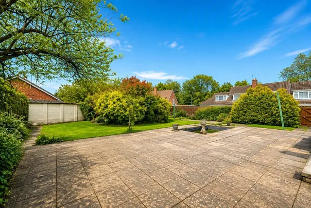 Photo 2 — Chosen Way, Hucclecote, Gloucester, Gloucestershire, GL3