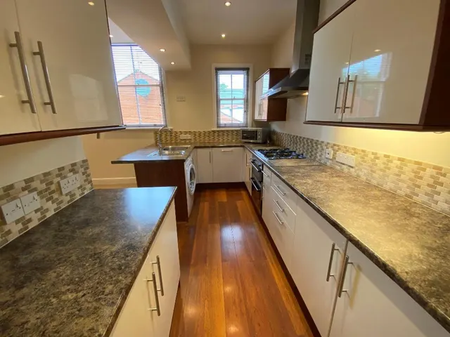 Lincoln Street, Swindon, SN1, photo 2